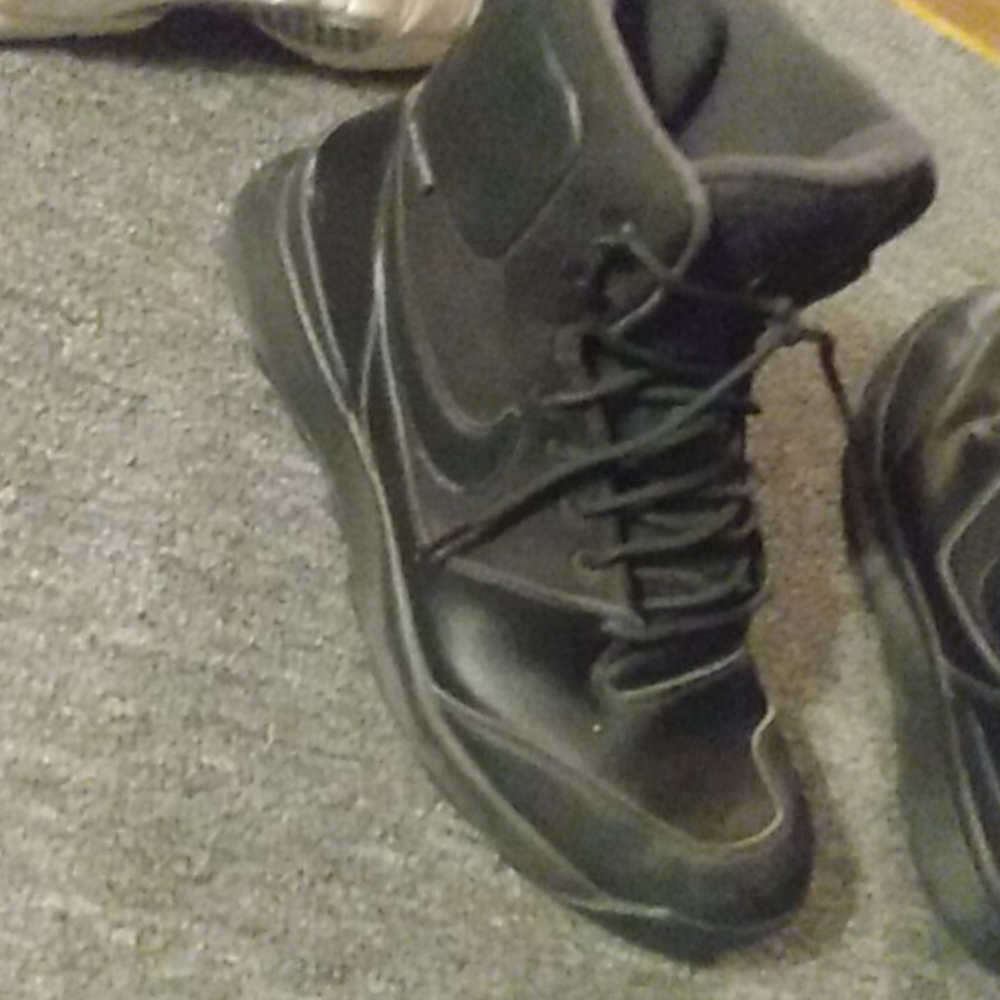 Shoes - Picture 2 of 2